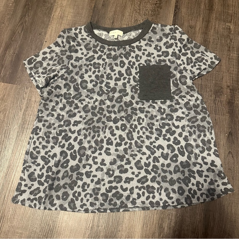 Gray Leopard Print Tee with Pocket